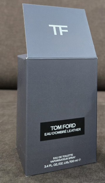 Tom Ford Ébène Fumé Eau de Parfum – Smoky Wood. Sacred Heat. Mystical Depth.