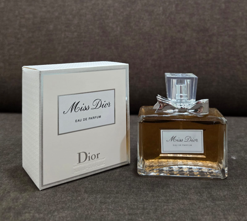 Miss Dior Eau de Parfum – Elegant & Modern Floral Fragrance for Women