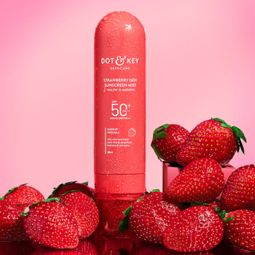 Dot & Key Strawberry Dew Sunscreen Face Mist, SPF 50+ PA+++ 80ml