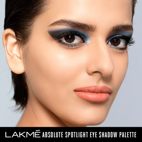 Lakmē Glitterati Chroma Chic Eye Shadow Palette Berry Martini