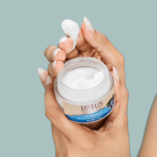 Lotus Nutramoist Skin Renewal Daily Moisturising Cream SPF-25 | Hydrating & Sun-Protective Day Cream