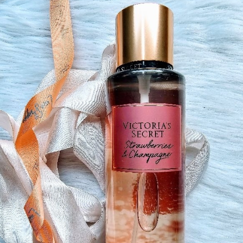 Victoria's Secret Strawberries & Champagne Body Mist (250 ml)