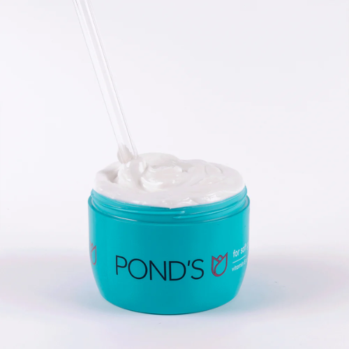 POND'S Fresh Glow Light Moisturiser with Vitamin E