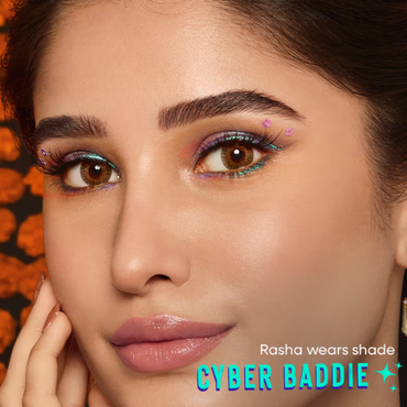 Nykaa Stardust Holographic Long Lasting Waterproof Smudgeproof Chrome Pencil Eyeliner - Cyber Baddie