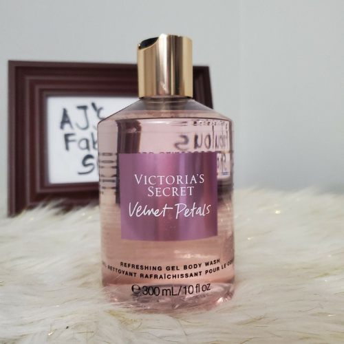 Victoria's Secret Velvet Petals Refreshing Gel Body Wash