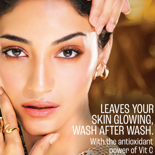 Lakmē Vitamin C Brilliance Facewash with Vitamin C Face Wash for brighter skin 100g