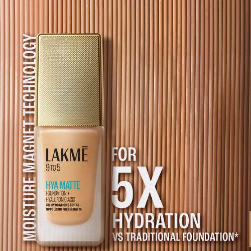 Lakmē 9to5 Hya Matte Foundation + Hyaluronic Acid