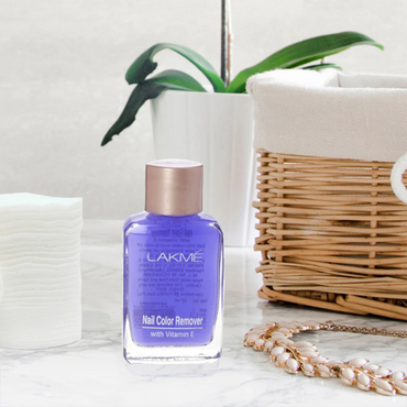 Lakmē Liquid Nail Polish Remover with Vitamin E 27ml